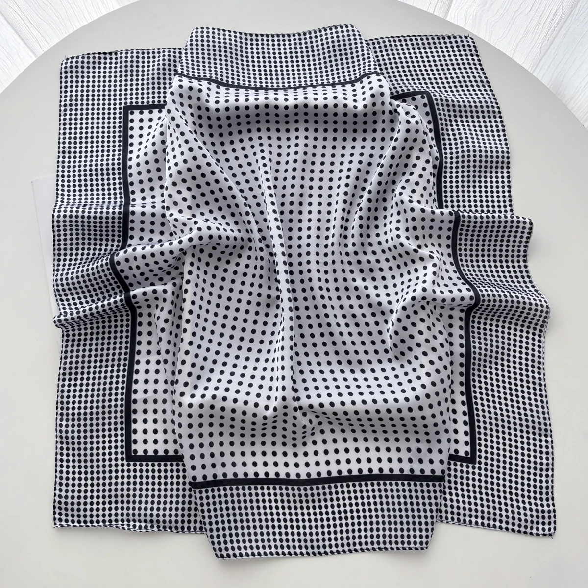 Dames elegante zachte satijnen - Scarf Silk Square recensie en prijs