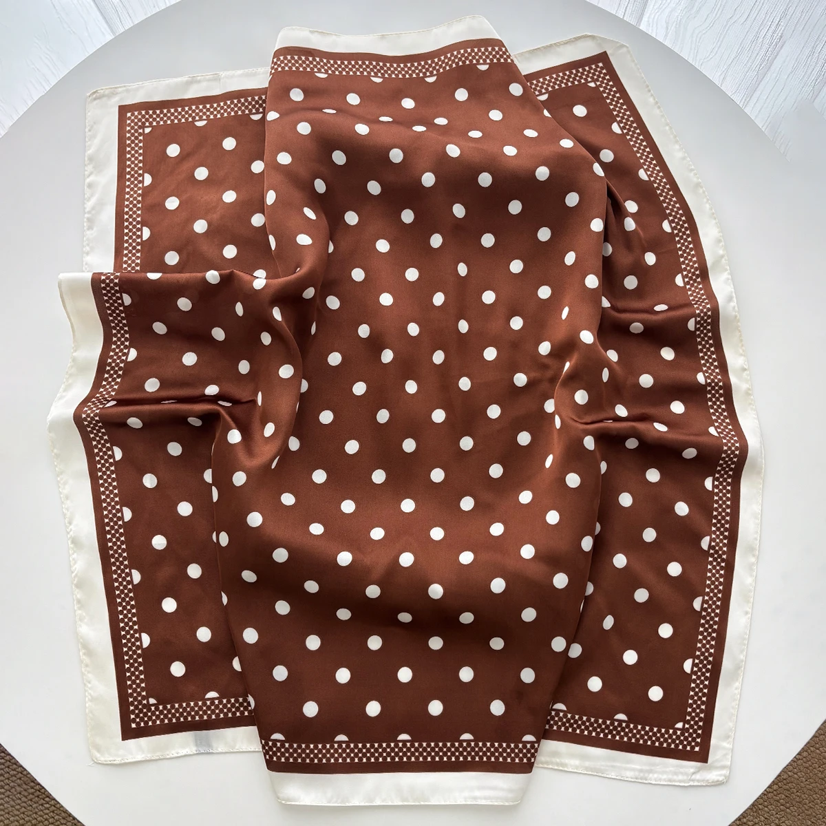 Dames elegante zachte satijnen - Scarf Silk Square recensie en prijs