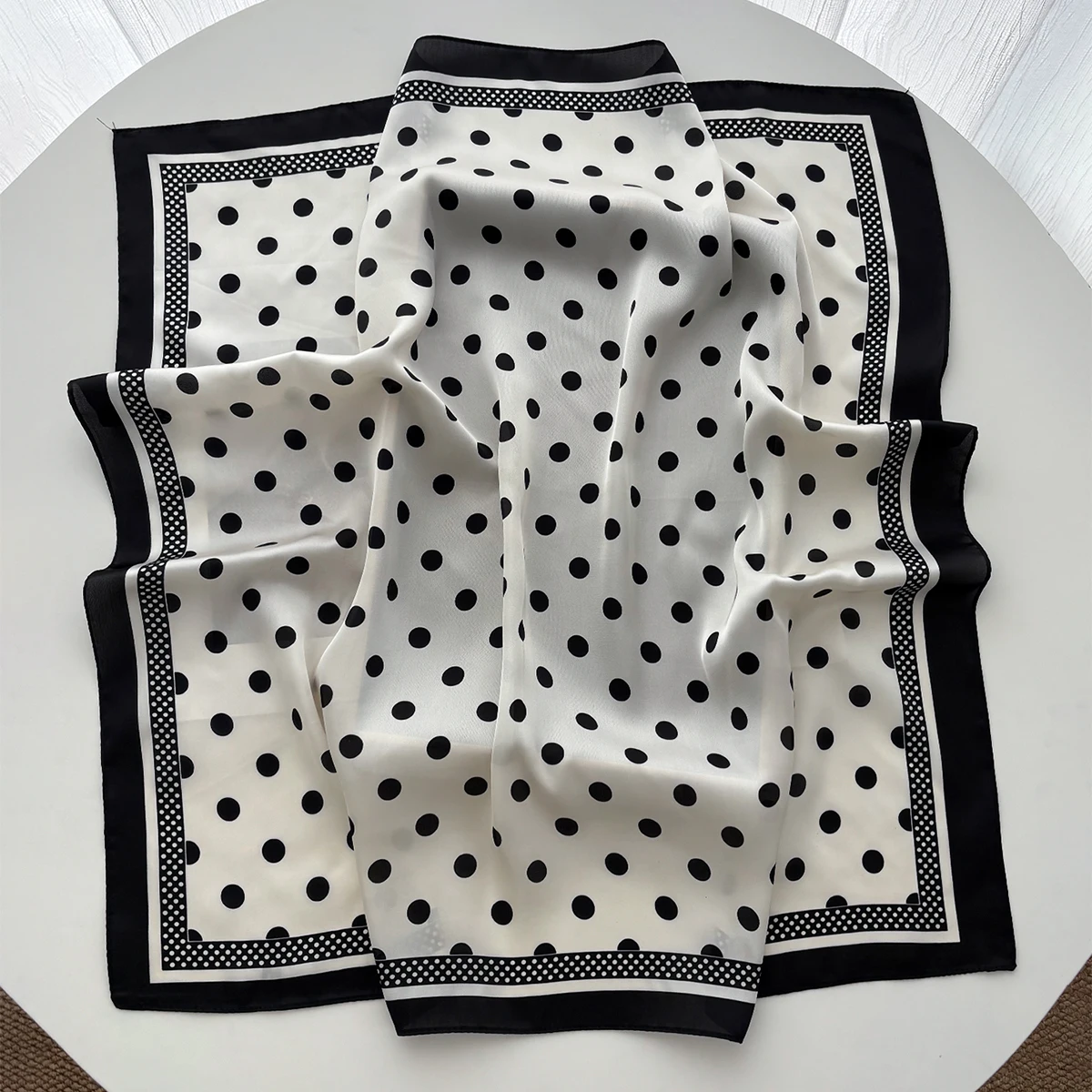 Dames elegante zachte satijnen - Scarf Silk Square recensie en prijs